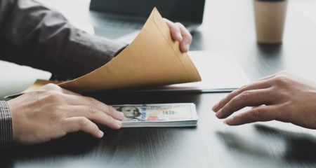 Лікарка з Дніпра приховала мільйони в декларації і відбулася штрафом