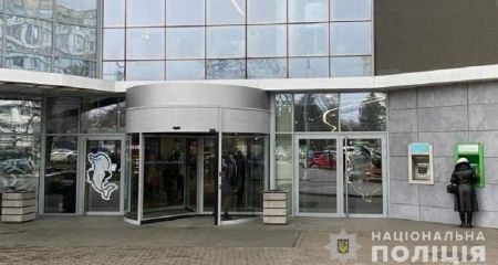 У Дніпрі жінка вихопила у пенсіонерки гроші біля банкомату (ФОТО)
