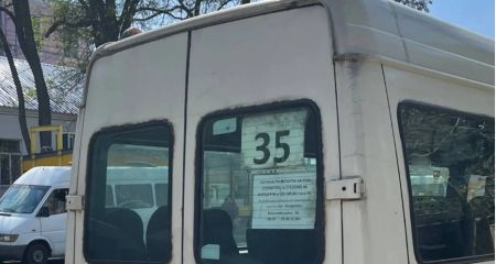 Нецензурно облаяв пасажирів: у Дніпрі водій маршрутки влаштував скандал